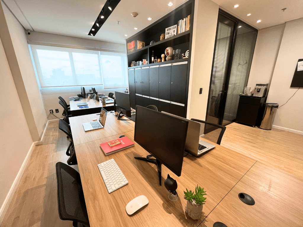 Coworking em São Bernardo do Campo no Domo Business com estações de trabalho da Viiwork